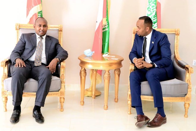 Suna East MP Junet Mohamed (l) led Kenya's delegation to high profile meeting in Somaliland on Friday, July 4. Photo: Liban Osman. Source: Facebook