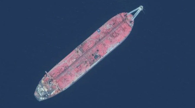 A close up view of the FSO Safer oil tanker off the port of Ras Issa. The Safer tanker has been stranded off Yemen's Red Sea oil terminal of Ras Issa for more than five years. (Photo: AFP)