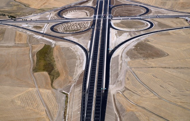 The 330-kilometer "smart" highway connecting the capital Ankara with central Niğde province will be inaugurated on Sept. 4 by President Recep Tayyip Erdoğan. (DHA Photo)