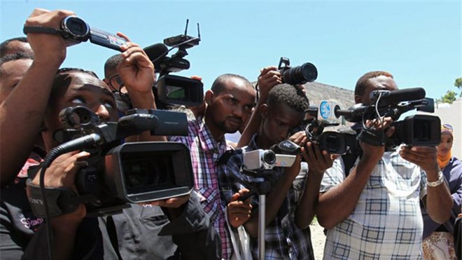 Somalia pledges to review media law
