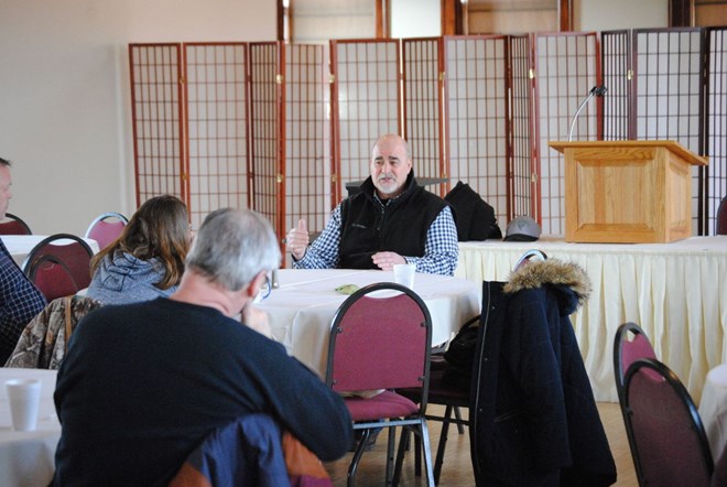 Bill looks to develop relationships between Somali youth, officers