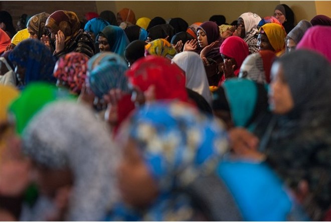 Somali Bantu cab driver mourned as suspects remain at large