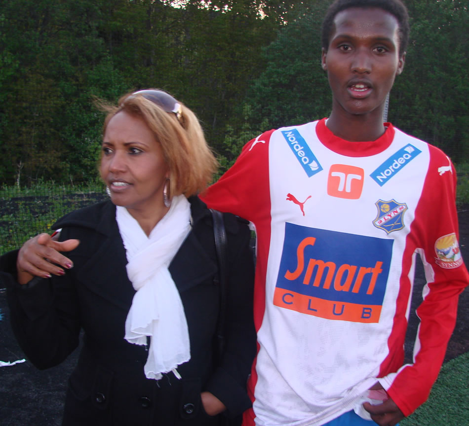 Cumar iyo Hooyadiis Siraad