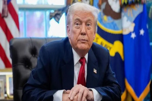 Madaxweyne Trump oo amray in la baaro Soomaalida kusoo gashay Maraykanka sharciga Greenka